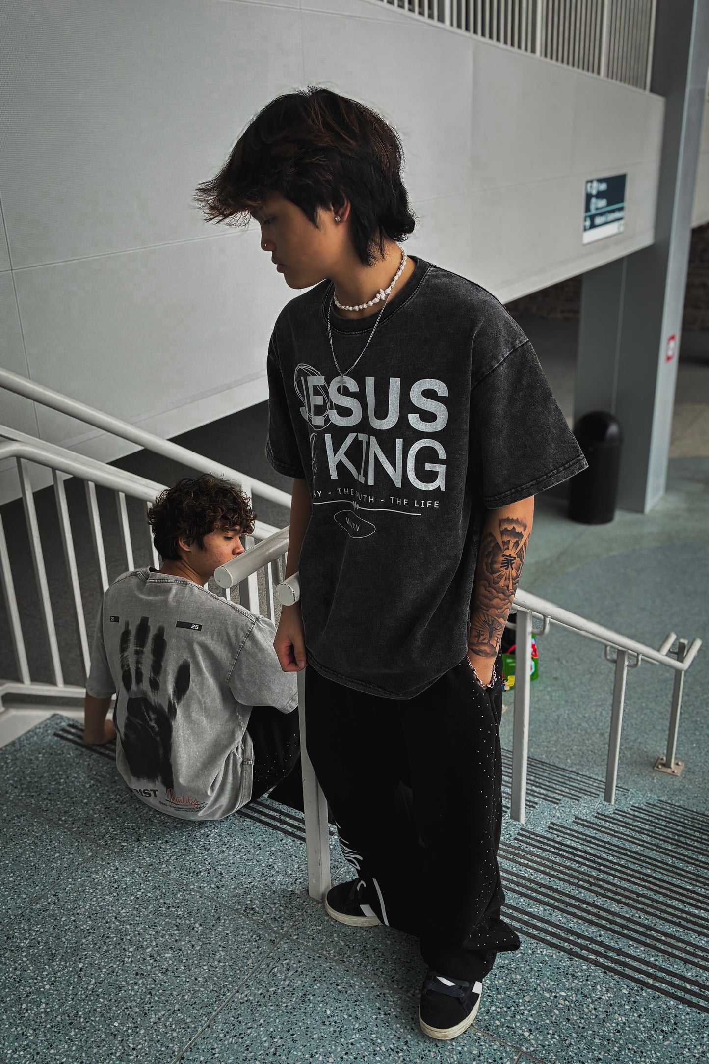 Jesus is king tee