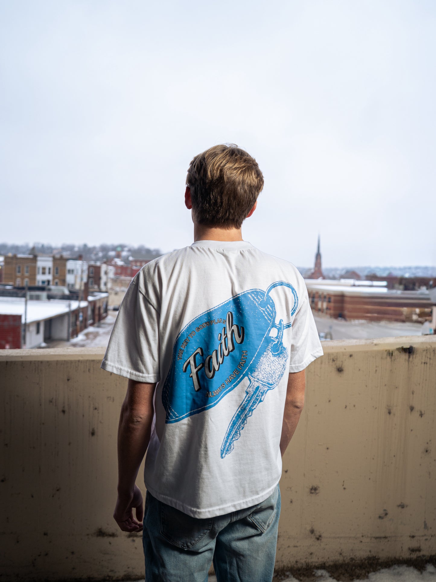 Fides clavis Dei Tee